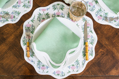 Round Scalloped Placemat, Garden Rose