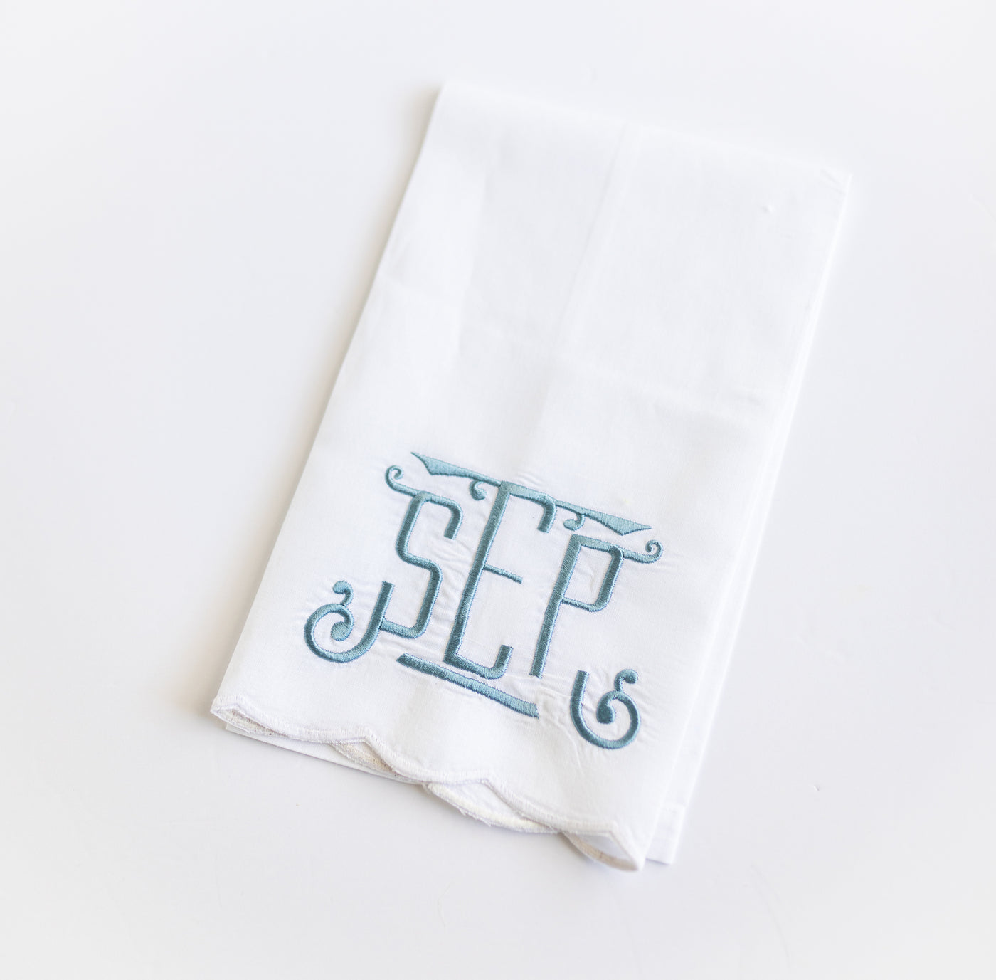 Scalloped Edge Hand Towels (2 Colors)